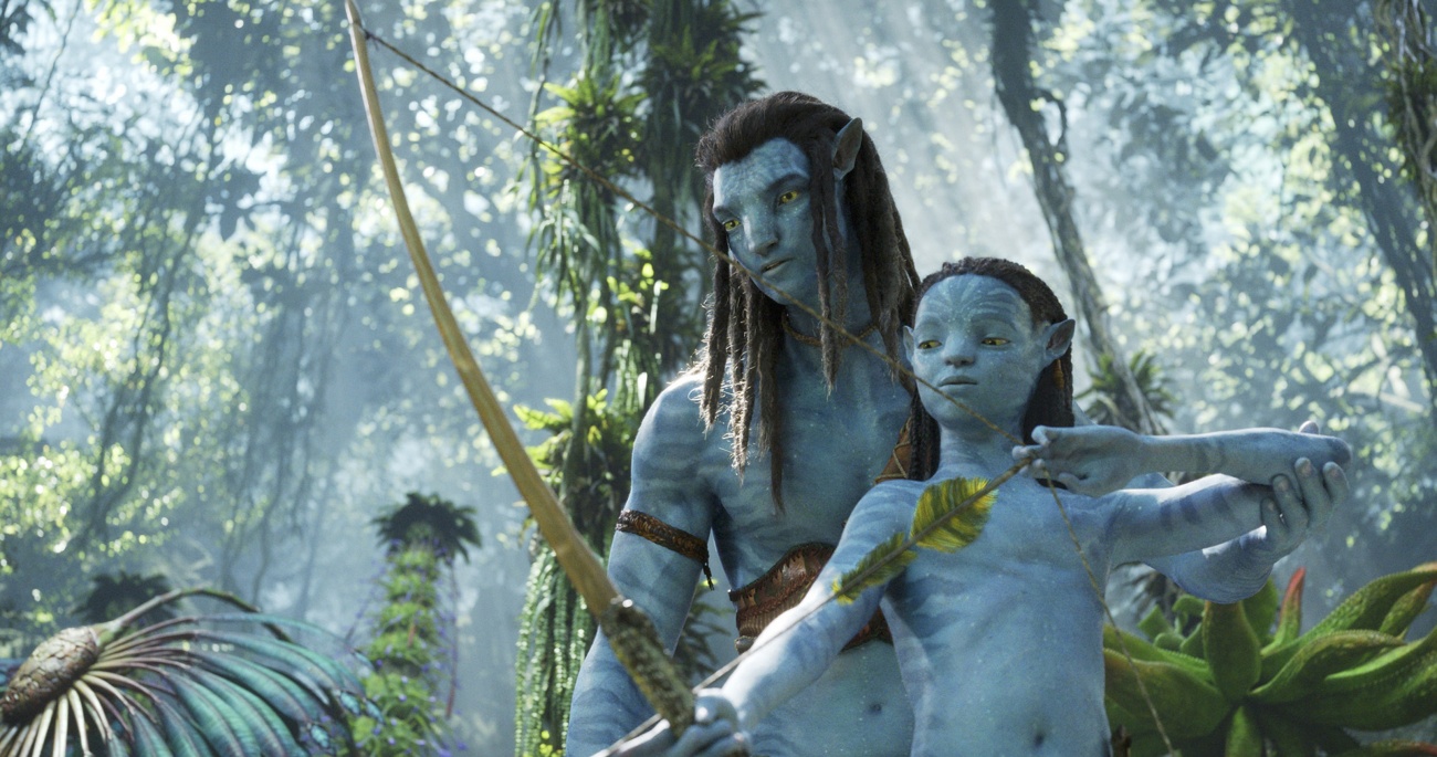 Jake Sully y su hijo Neteyan en ''Avatar: El camino del agua''