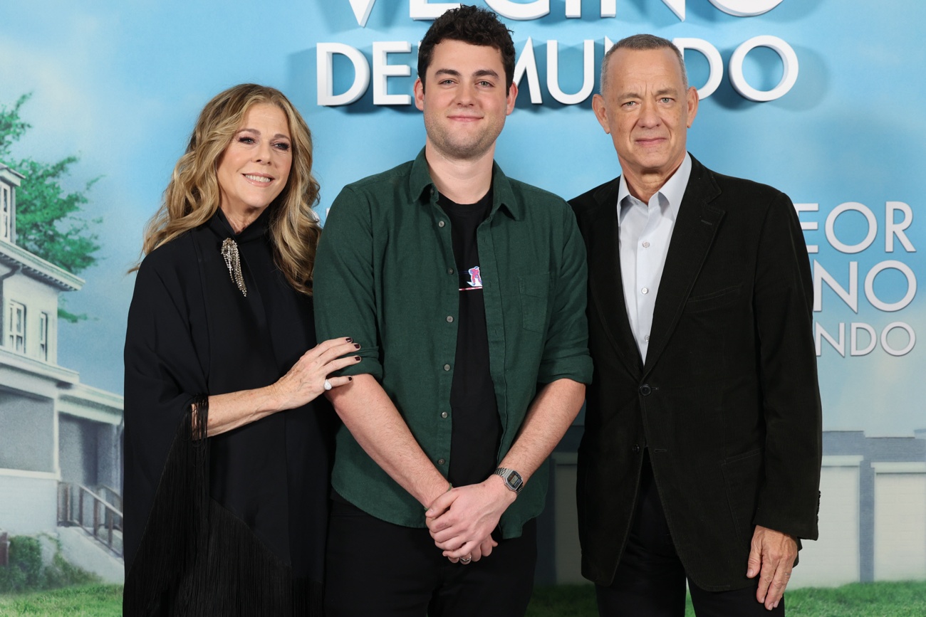 Tom Hanks junto a su mujer, Rita Wilson, y su hijo Truman en el photocall de ''A Man Called Otto'' Tom Hanks junto a su mujer, Rita Wilson, y su hijo Truman en el photocall de ''A Man Called Otto''