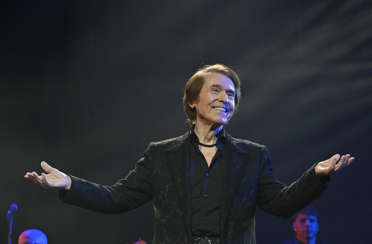 Grandes éxitos y nuevas canciones Grandes éxitos y nuevas canciones