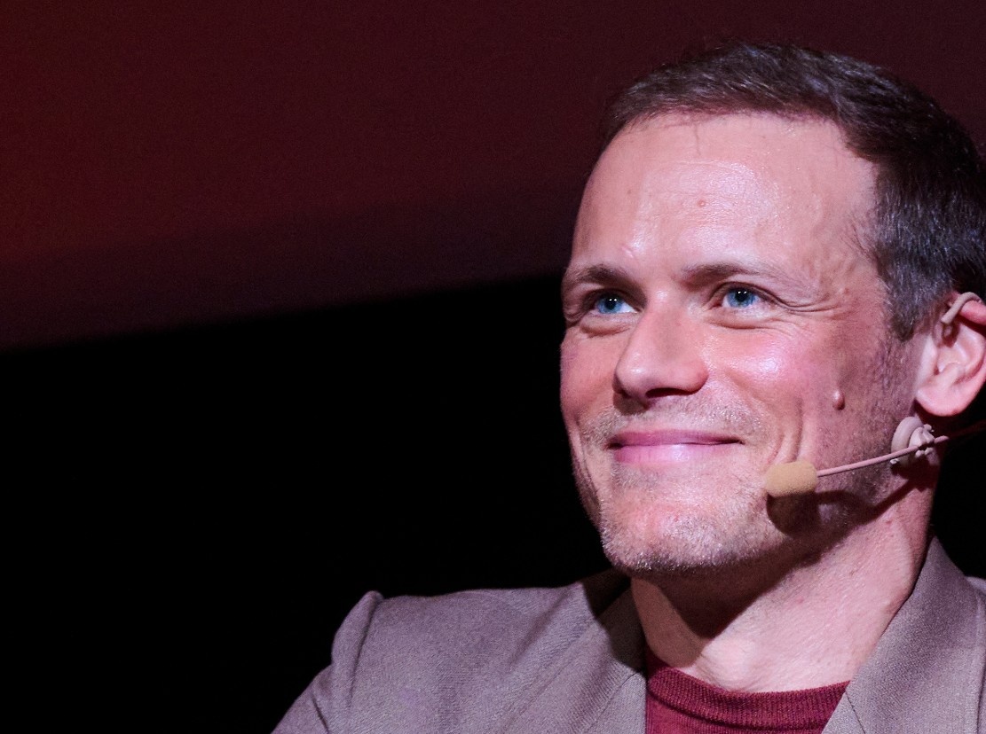 Sam Heughan bei einem Treffen mit Fans in Spanien Sam Heughan bei einem Treffen mit Fans in Spanien