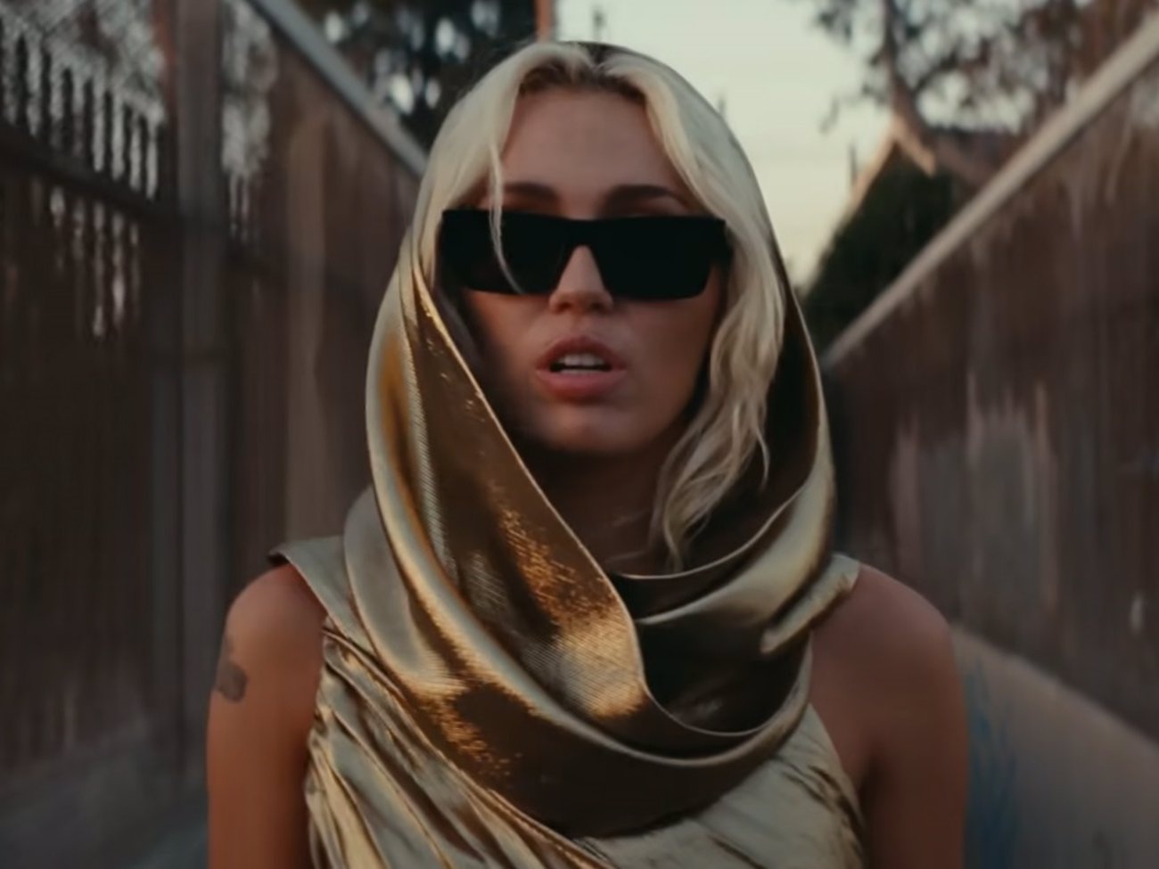 Miley cyrus releases her latest single 'Flowers'. Miley cyrus releases her latest single 'Flowers'.