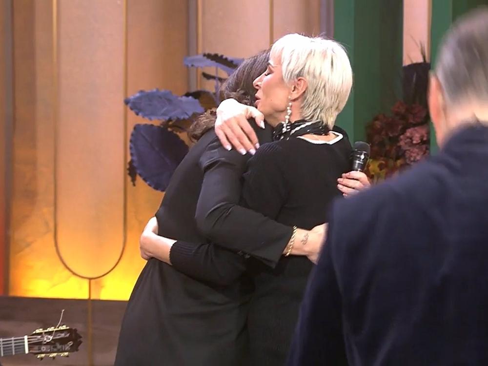 ISABEL LUNA Y ANA MARÍA ALDÓN ISABEL