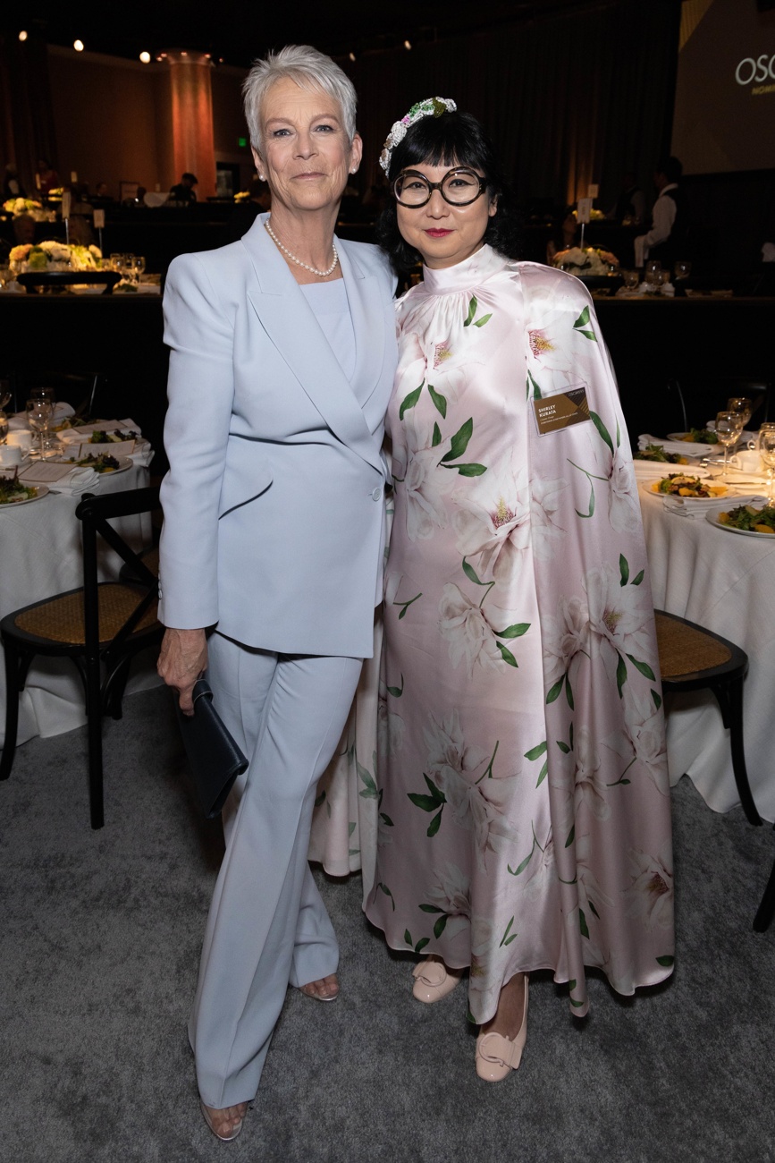 Jamie Lee Curtis et Shirley Kurata lors du déjeuner des nominés aux Oscars