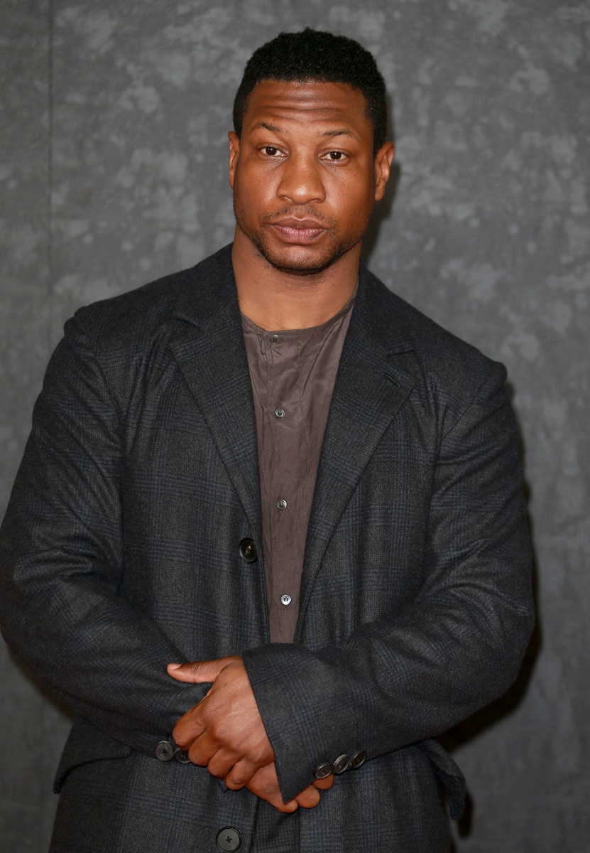 Jonathan Majors publie des messages de sa victime présumée pour prouver son innocence : 