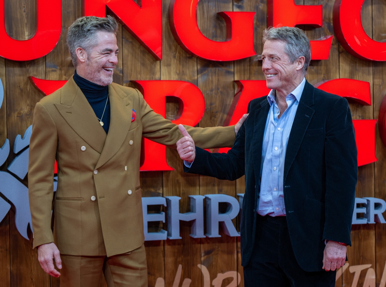 Les acteurs ont affiché leur bonne entente sur le tapis rouge