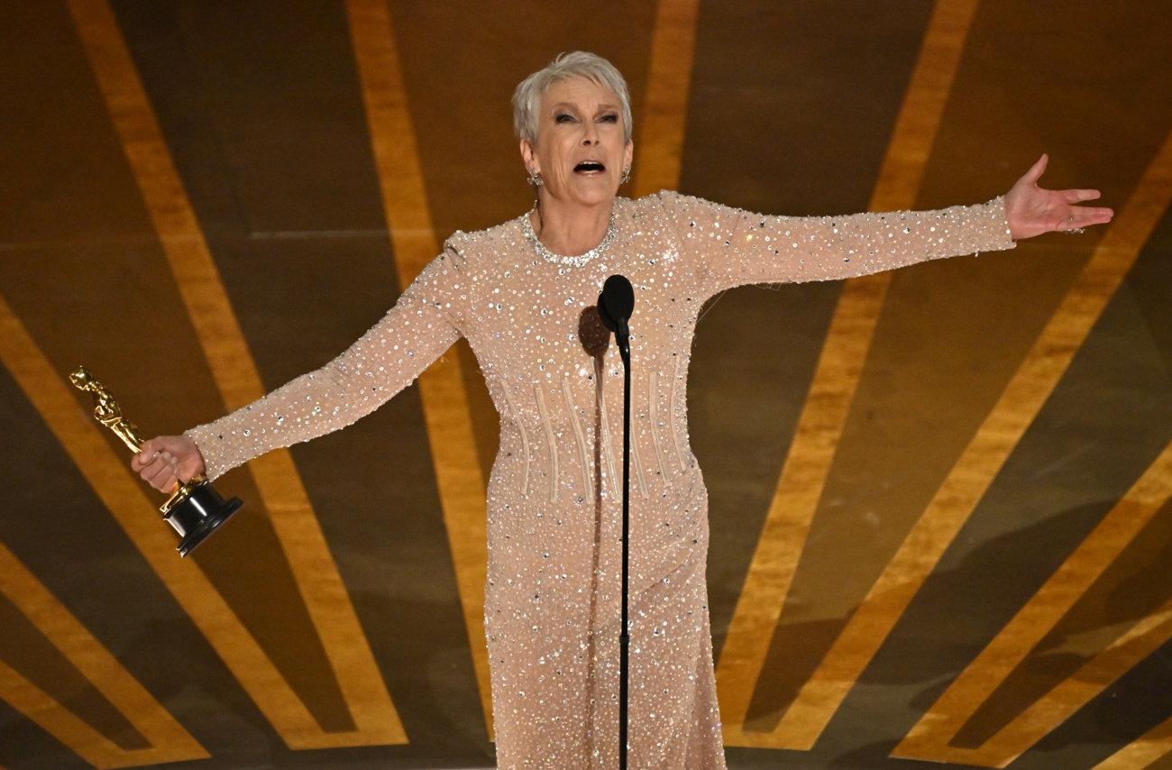 Jamie Lee Curtis wins her first Oscar award in her first time as a nominee