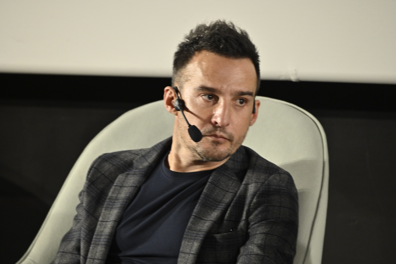 A call for the reader to revisit the director's films A call for the reader to revisit the director's films