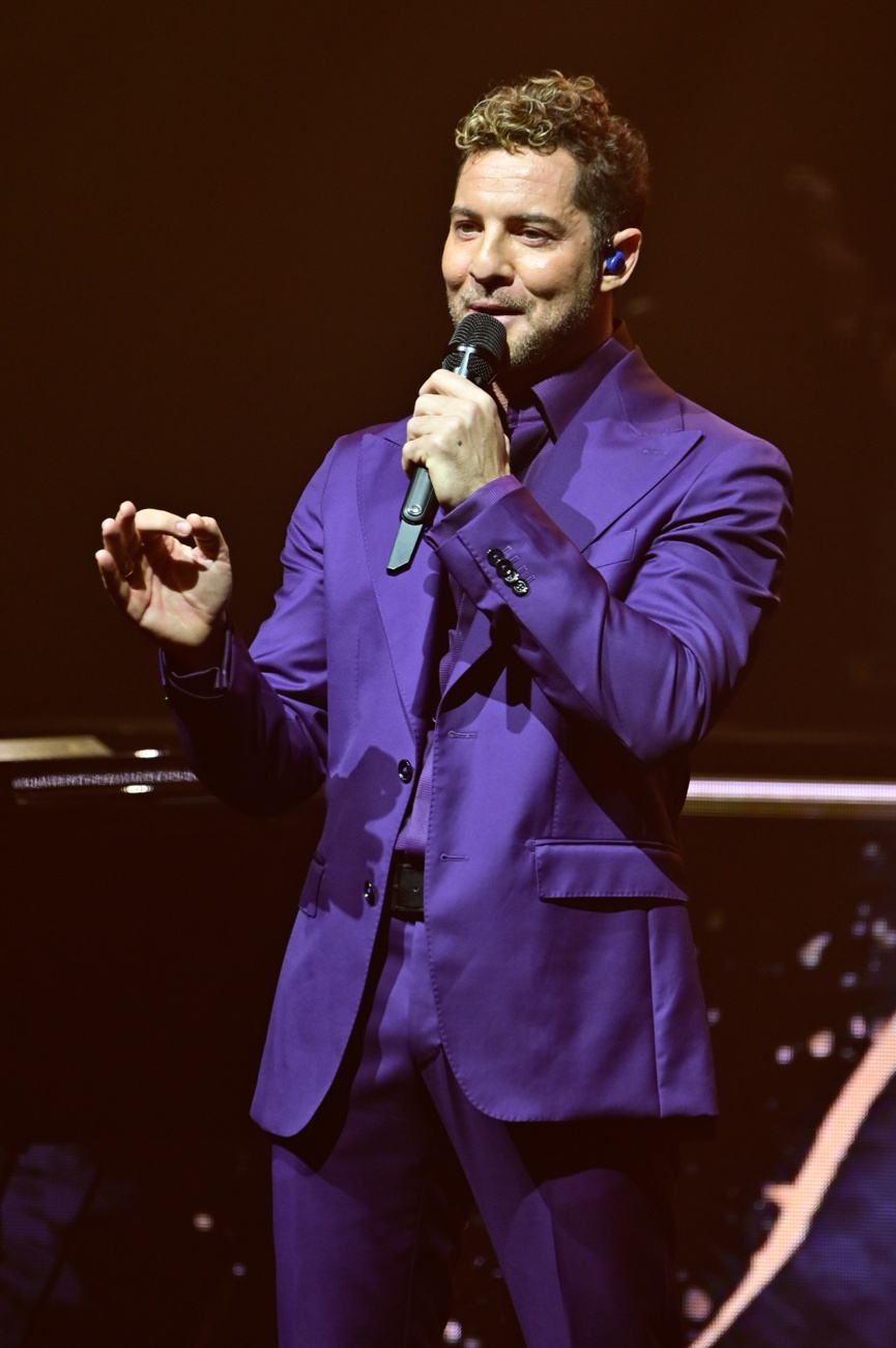 Feliz e ilusionado Feliz e ilusionado