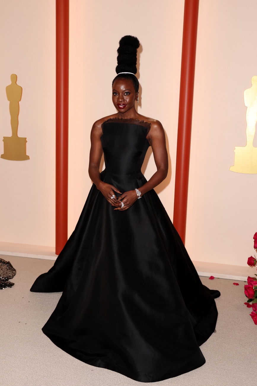 Danai Gurira sur le tapis rouge de la 95e cérémonie des Oscars