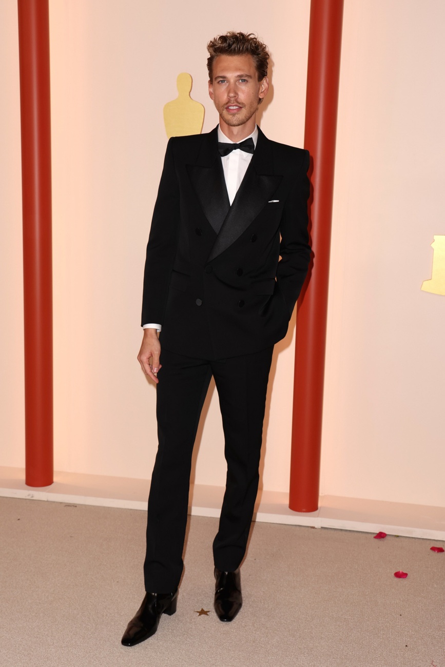 Austin Butler no tapete vermelho no 95º Oscar