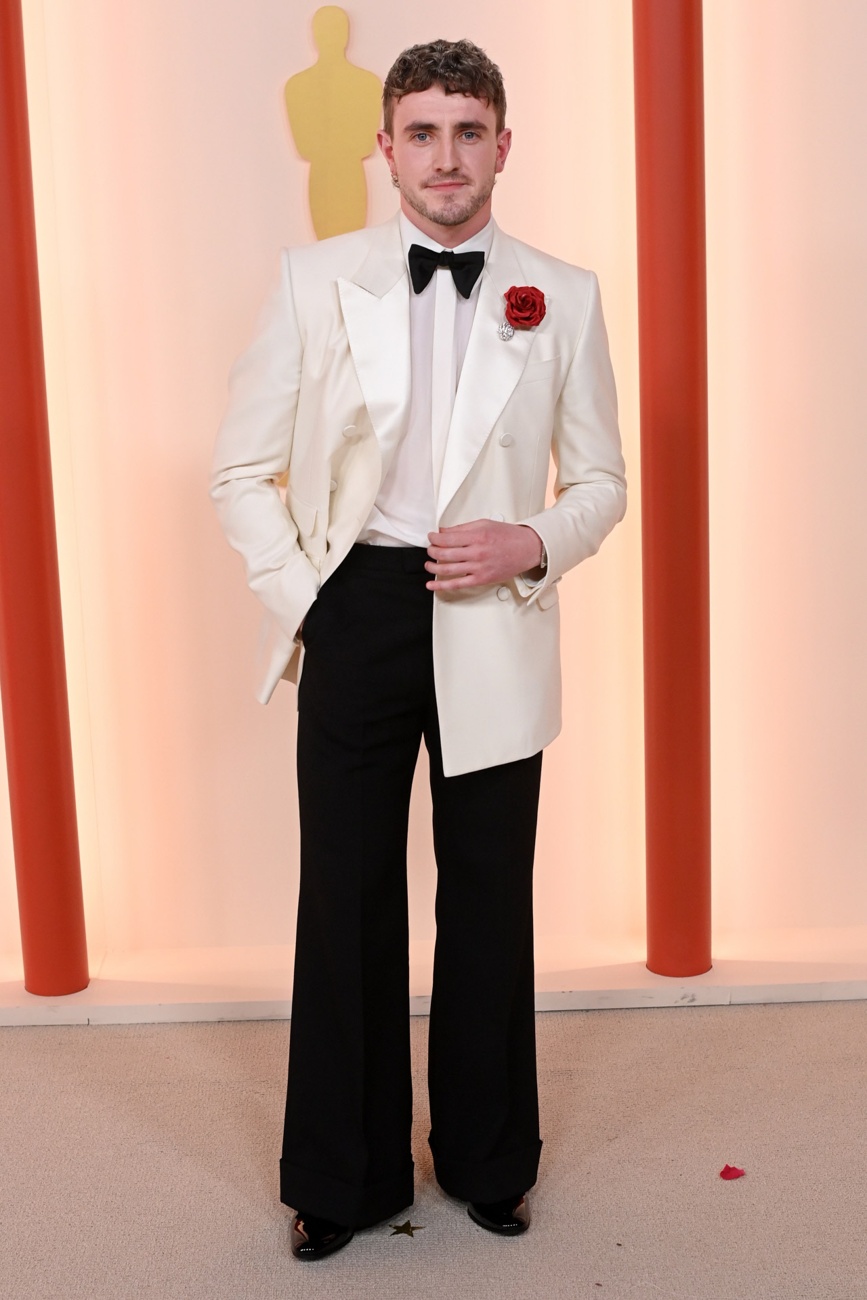 Paul Mescal no tapete vermelho no 95º Oscar Awards