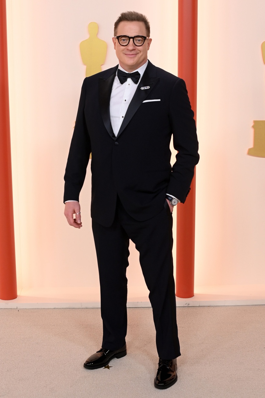 Brendan Fraser no tapete vermelho no 95º Oscar