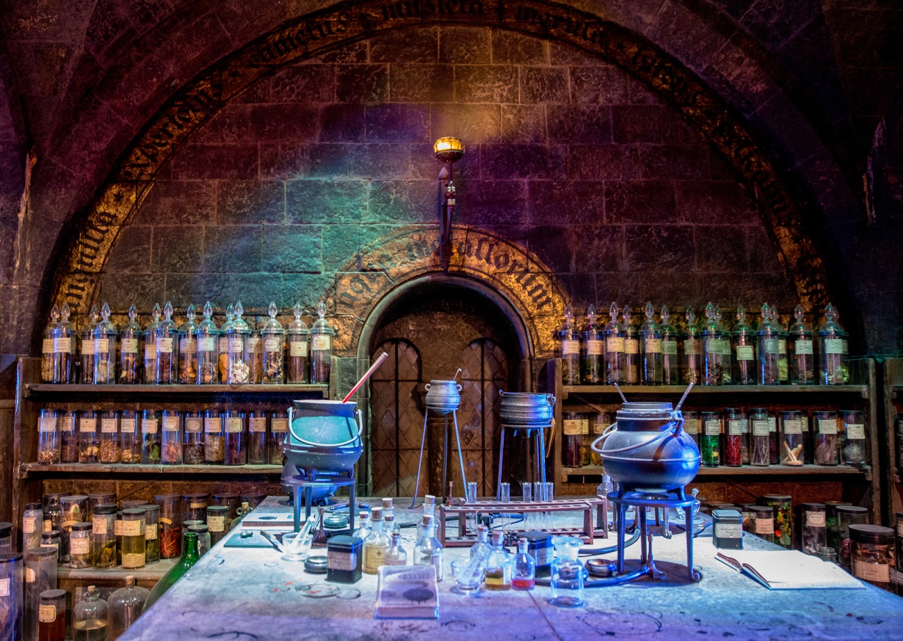 Discover Howarts in a new and contemporary way.