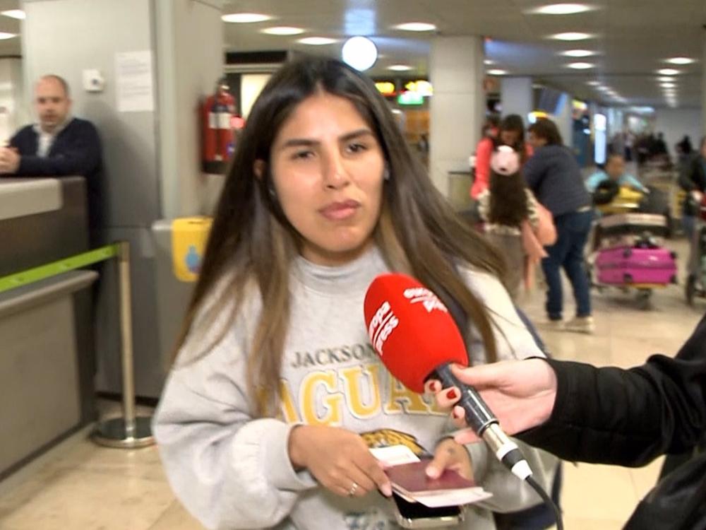 ISA PANTOJA EN EL AEROPUERTO DE MADRID ISA