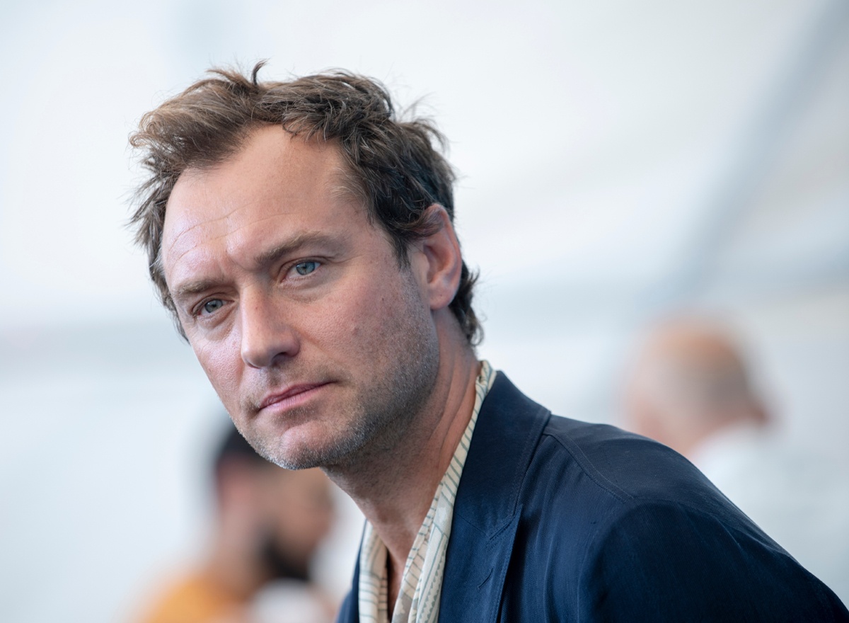 To play Henry VIII in ‘Firebrand’, Jude Law soaked in blood, feces and sweat
