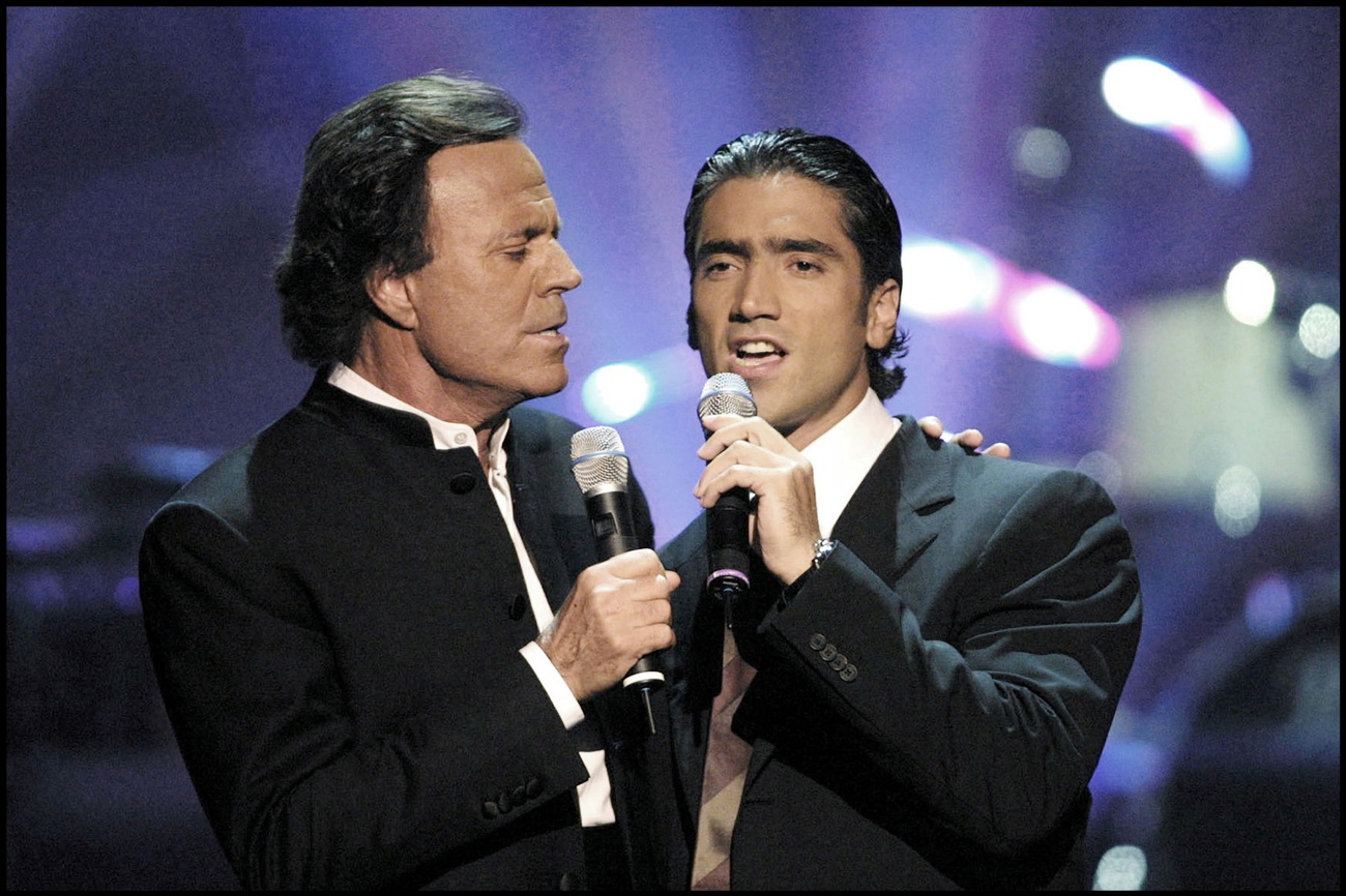 Julio Iglesias strongly denies worrying reports about his health condition Julio Iglesias strongly denies worrying reports about his health condition
