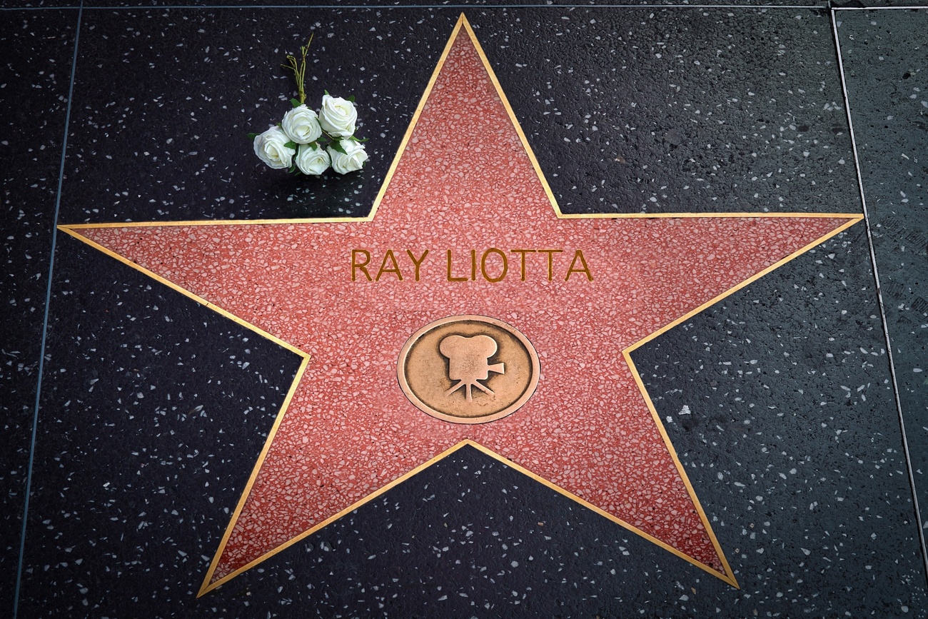 Il a reçu son étoile sur le Walk of Fame.