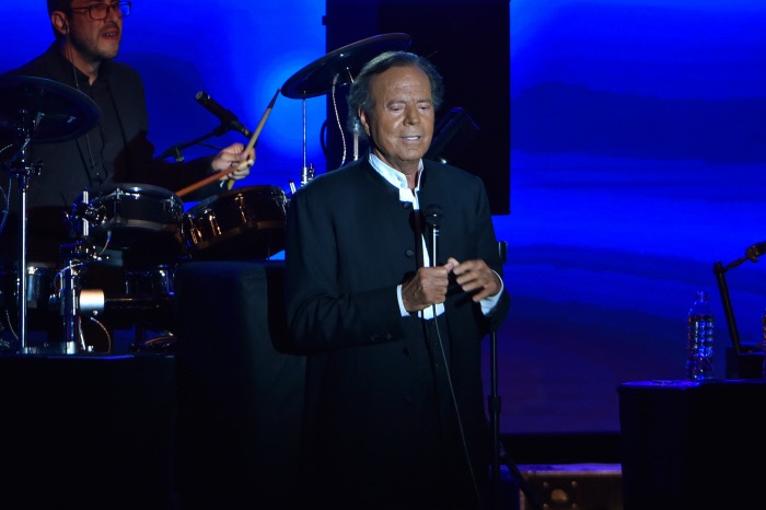 Julio Iglesias emphatically rejects alarming speculation about his physical condition