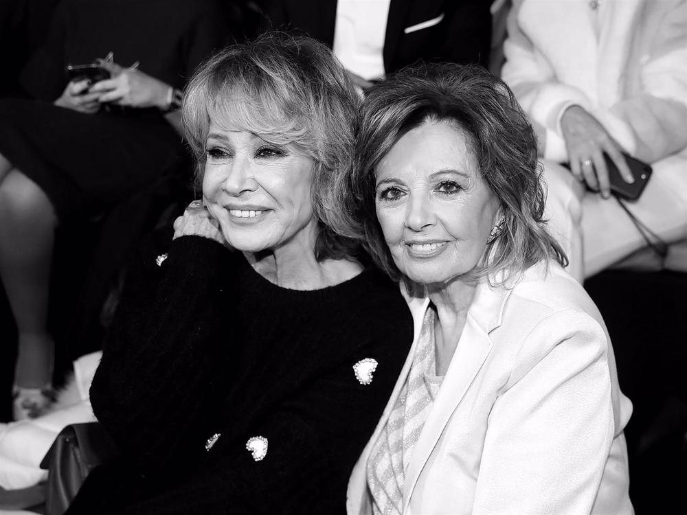 Archivo - Mila Ximénez y María Teresa Campos en el desfile de Agatha Ruiz de la Prada en la Mercedes-Benz Fashion Week Madrid, en 2020. Archivo