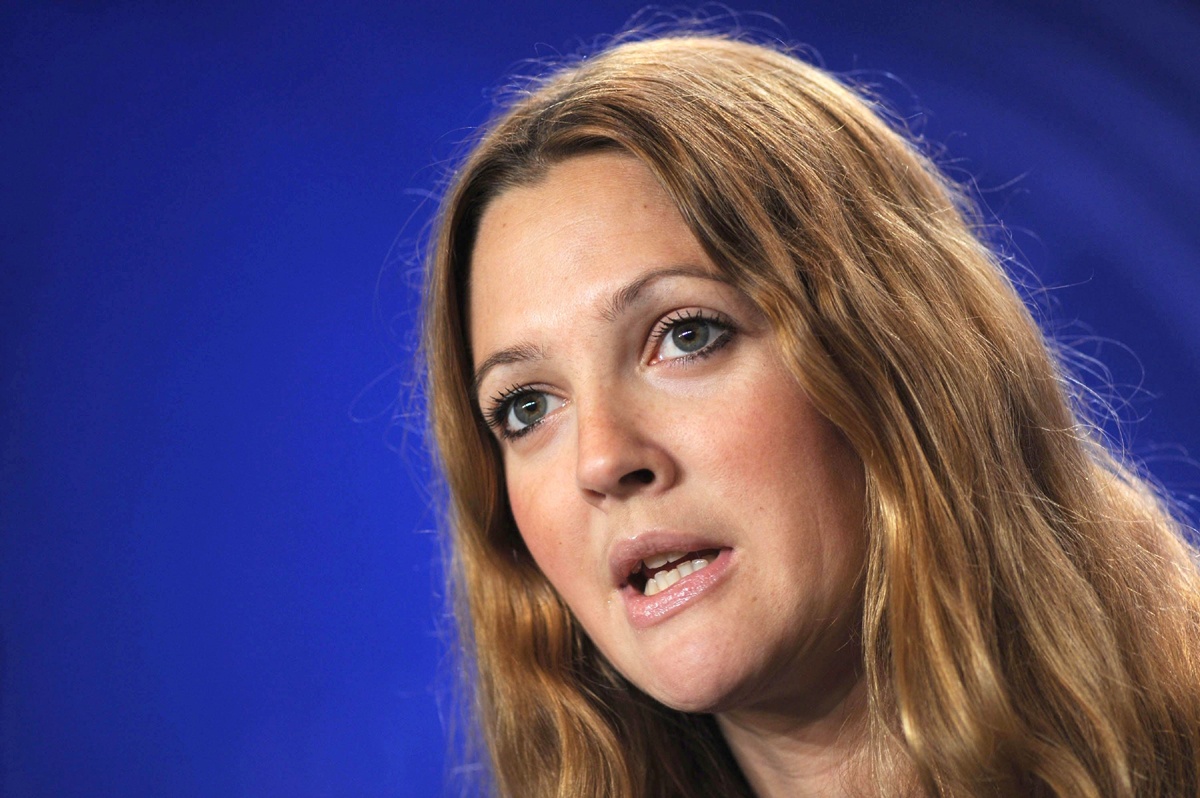 Drew Barrymore denies wanting her mother to be dead