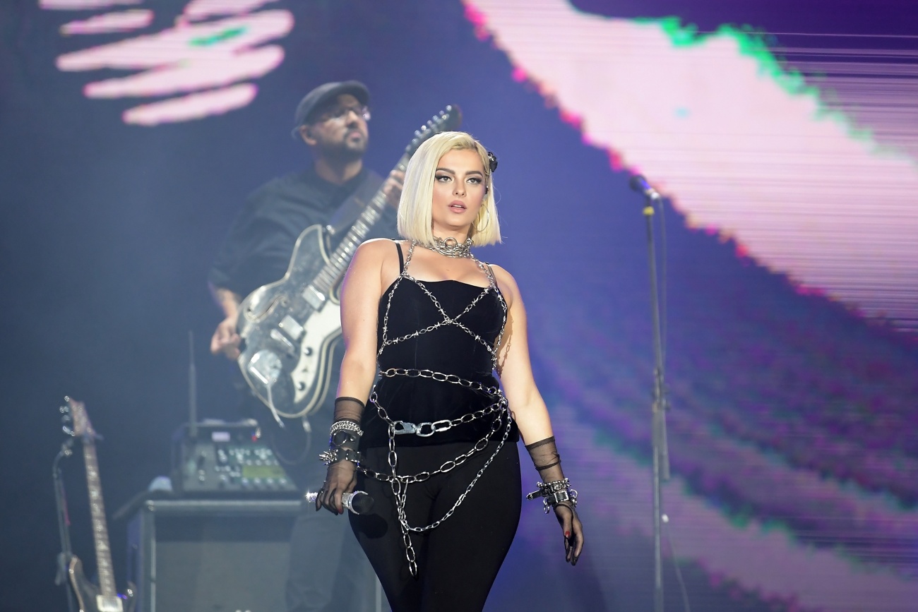 La cantante fue golpeada con un teléfono móvil La cantante fue golpeada con un teléfono móvil