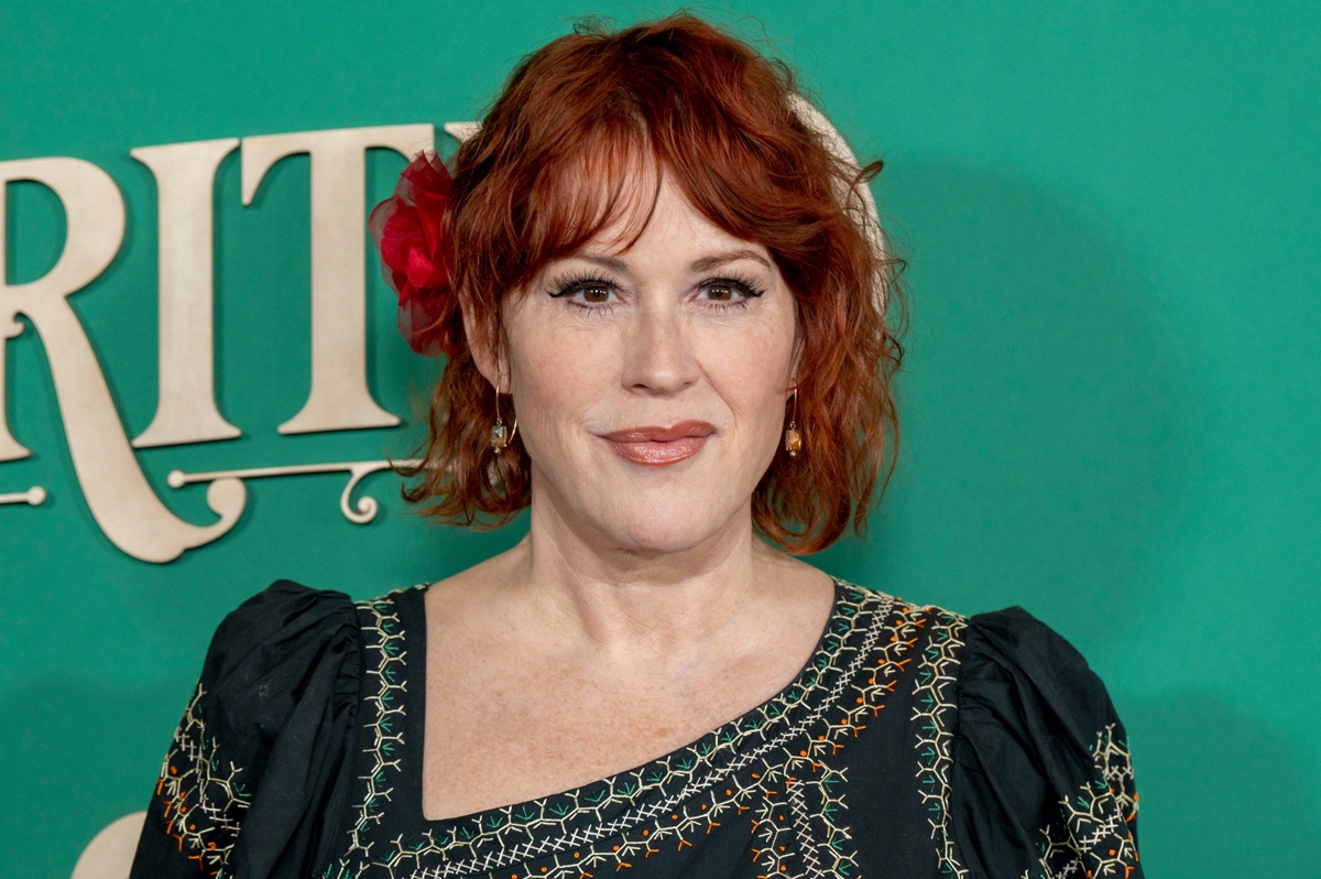 Where is Molly Ringwald currently located?