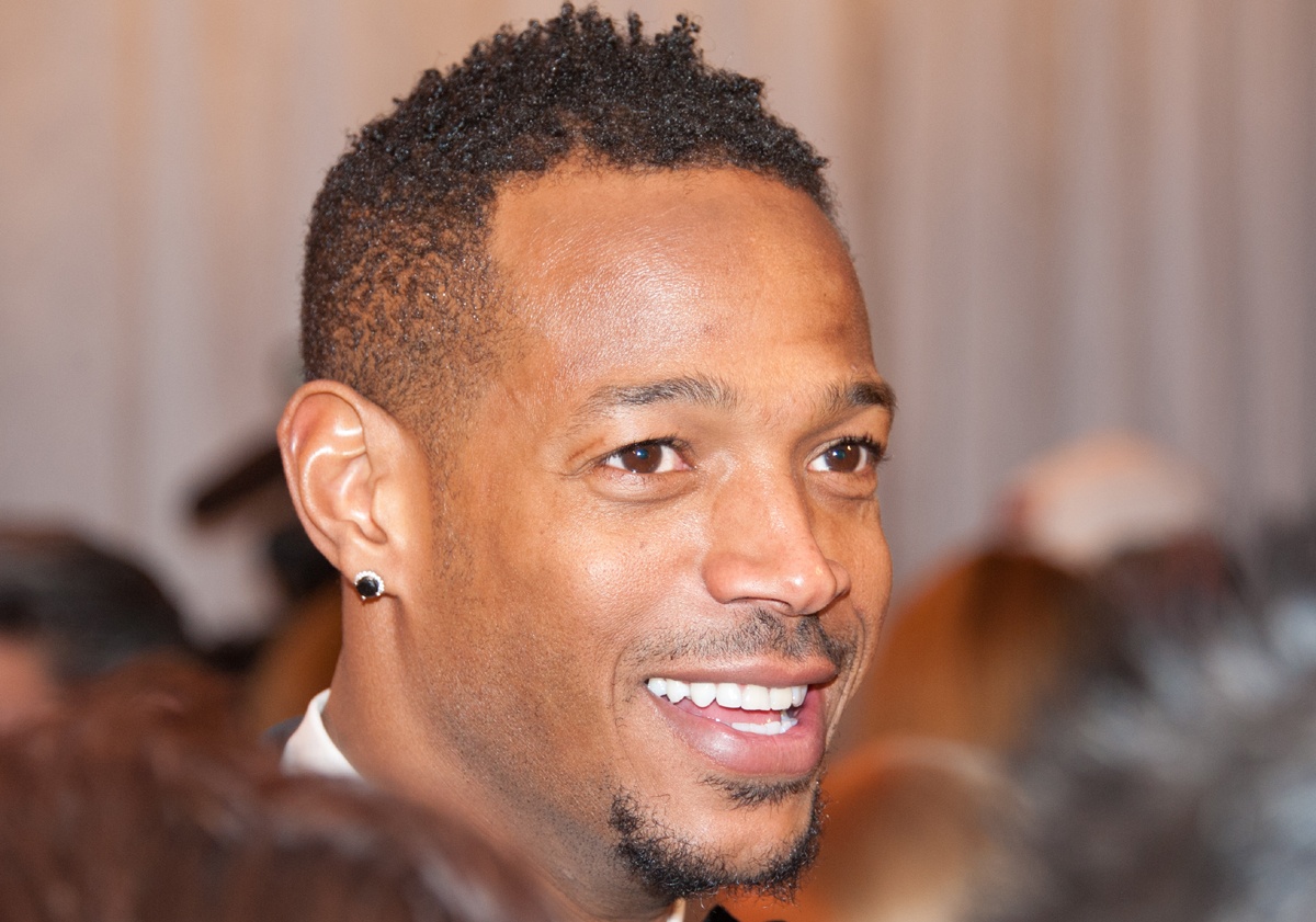 Marlon Wayans condemns United Airlines for ‘racist and classist’ attitude in airline disagreement