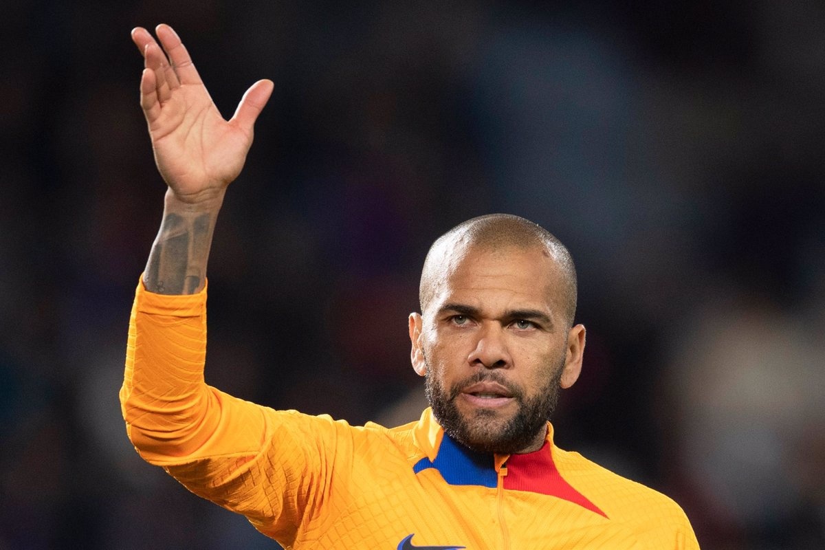 Alves quiere contar su historia Alves quiere contar su historia