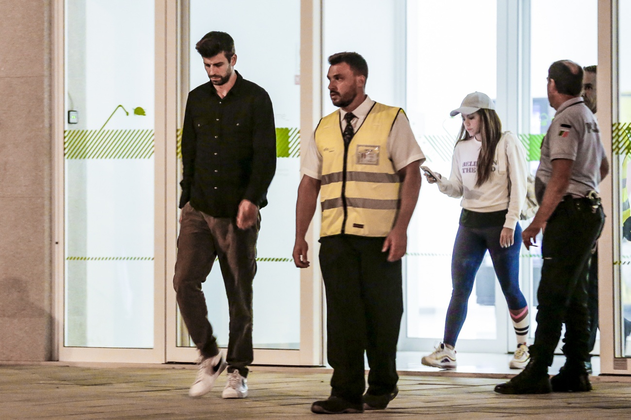 Shakira todavía no está dispuesta a dar su brazo a torcer Shakira todavía no está dispuesta a dar su brazo a torcer