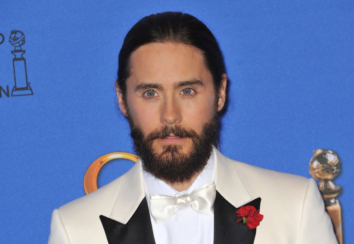 Jared Leto climbs fearlessly and without a harness up the wall of a hotel in Berlin