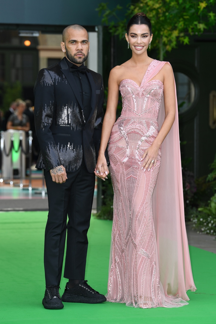 Sorprendida porque no la hubiera avisado Sorprendida porque no la hubiera avisado