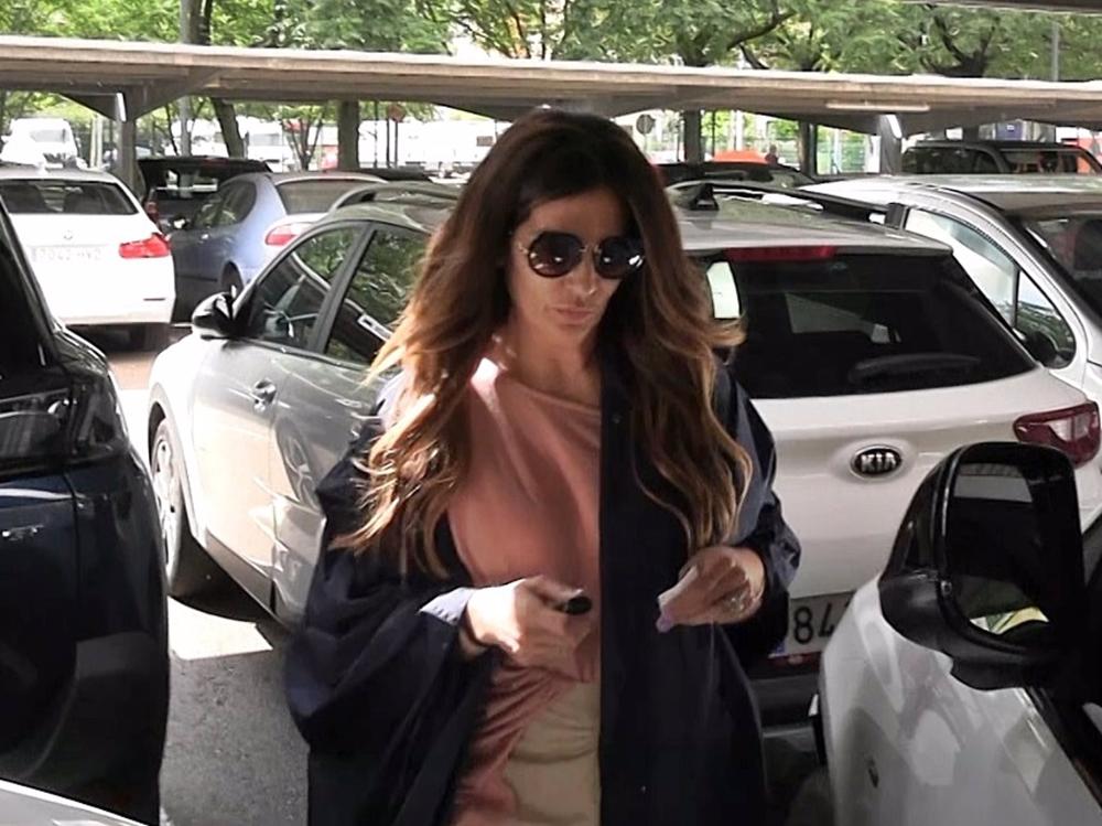 RAQUEL BOLLO GUARDA SILENCIO TRAS LA EXPULSIÓN DE SU HIJA, ALMA BOLLO, DE 'SUPERVIVIENTES 2023' RAQUEL