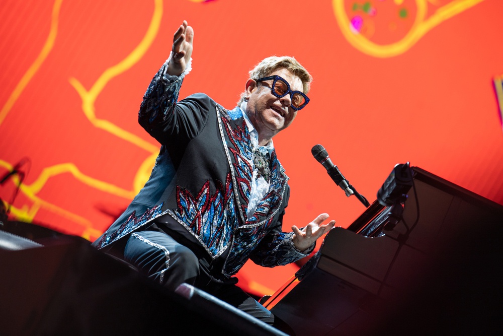 Elton John dice adiós a las giras después de 52 años con un emotivo concierto final Elton John dice adiós a las giras después de 52 años con un emotivo concierto final