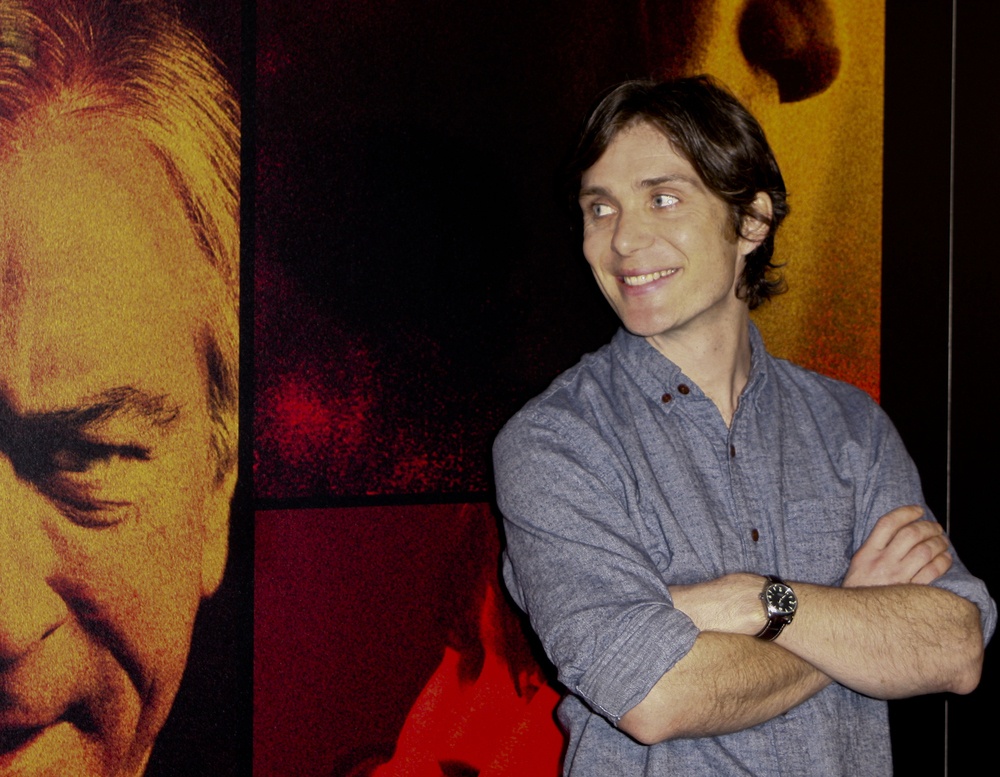 Demacrado y casi en los huesos Demacrado y casi en los huesos