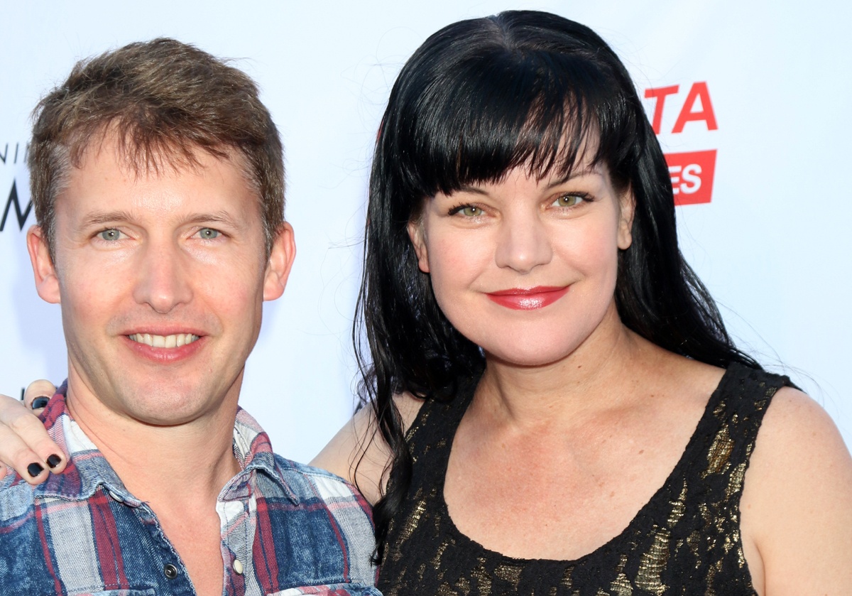 Señala a Mark Harmon Señala a Mark Harmon