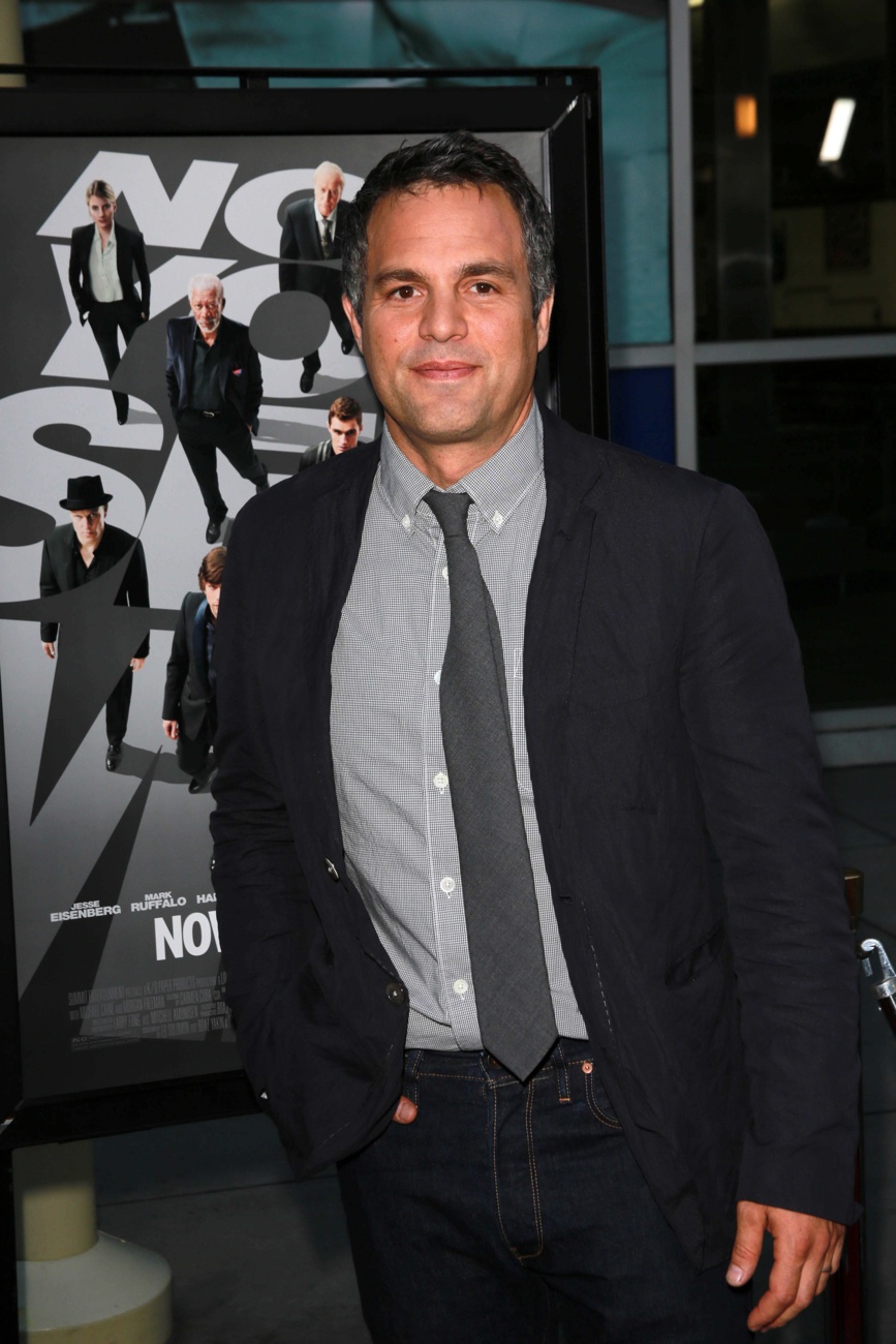 Anima a sus compañeros a trabajar juntos Anima a sus compañeros a trabajar juntos