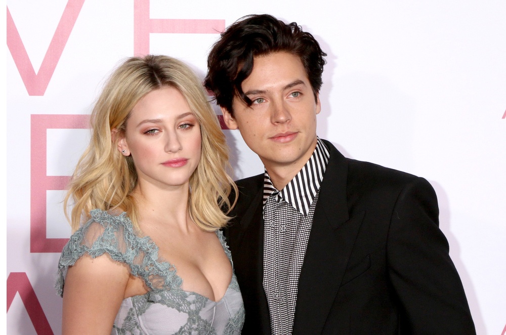 Cole Sprouse, confiesa que recibió amenazas de muerte tras romper con Lili Reinheart