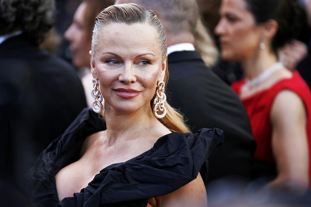 Pamela Anderson confiesa el motivo por el que ahora se maquilla tan poco
