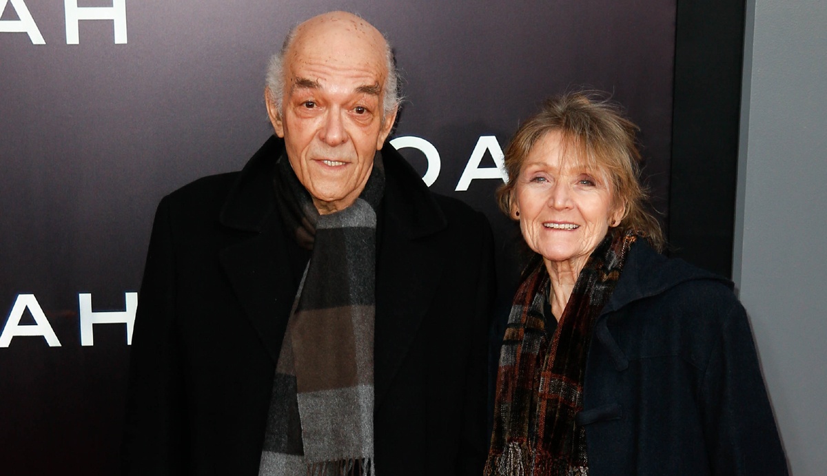 Su mirada y su campana Su mirada y su campana