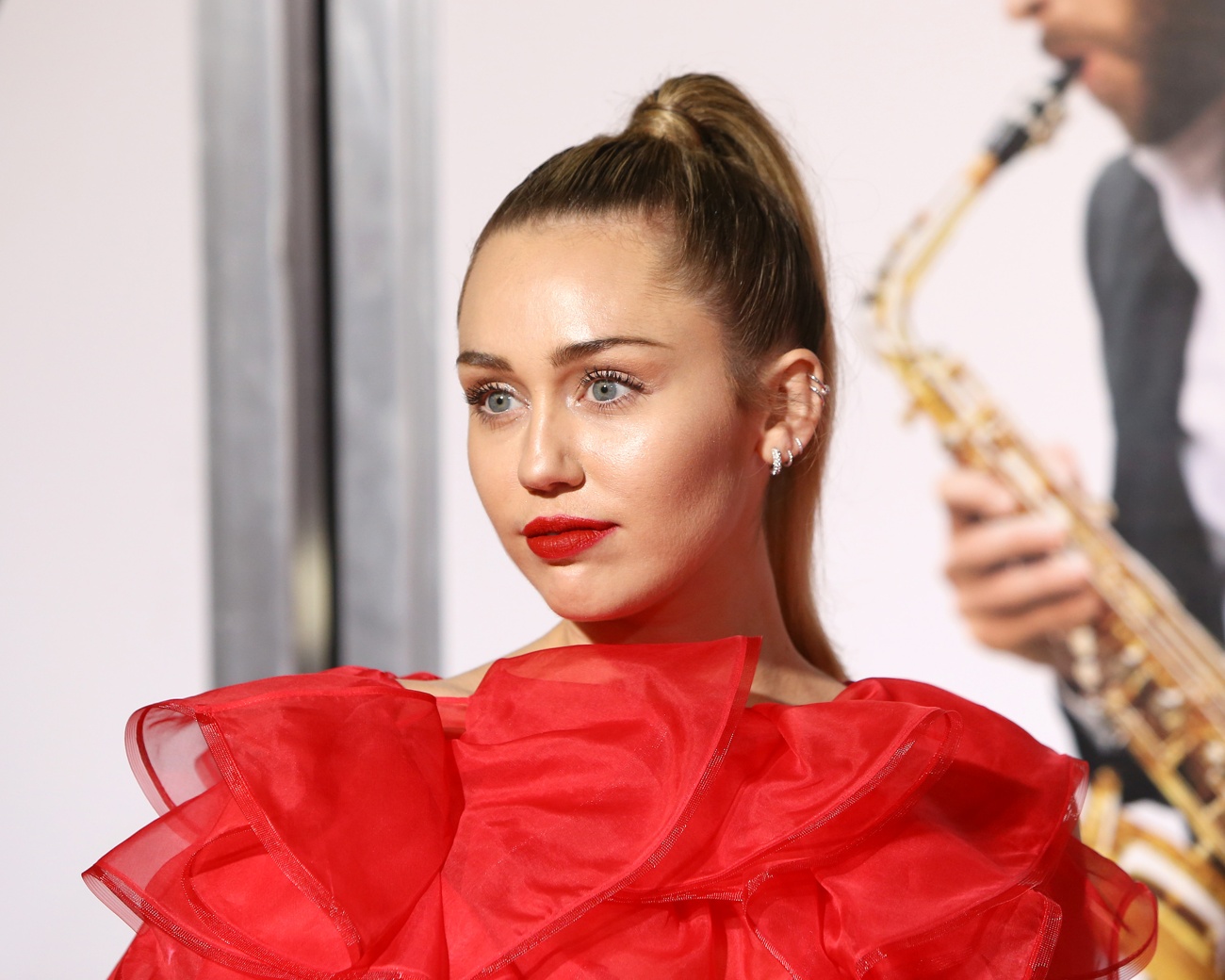 Miley Cyrus se apoya en ‘Hannah Montana’ para lanzar su nueva canción: sus fans lo adoran
