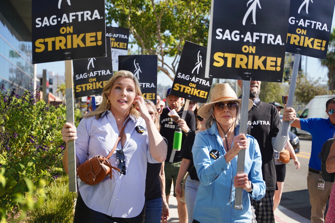 Toda la producción se quedó prácticamente paralizada Toda la producción se quedó prácticamente paralizada