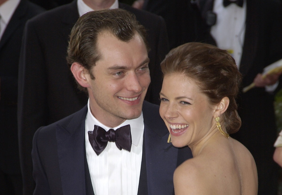Jude Law y Sienna Miller