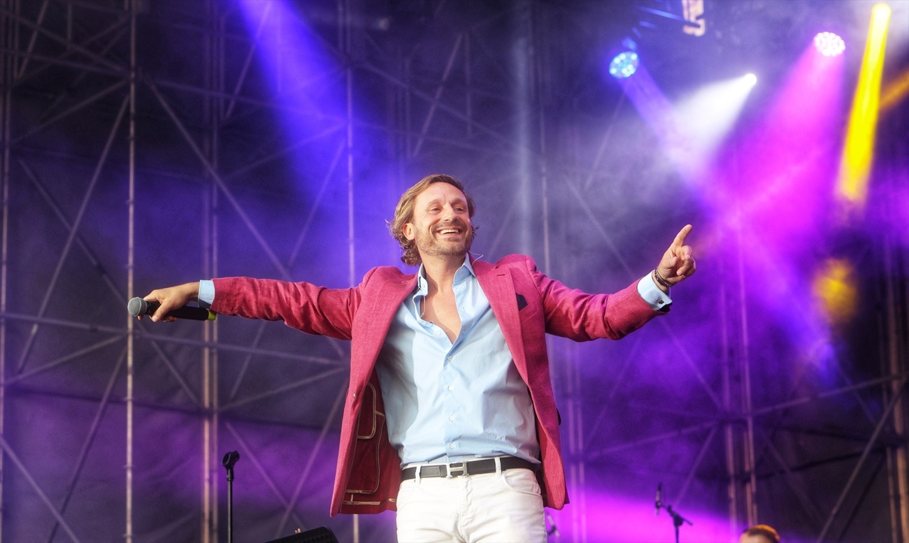 Apunta la fecha, la hora y el lugar Apunta la fecha, la hora y el lugar