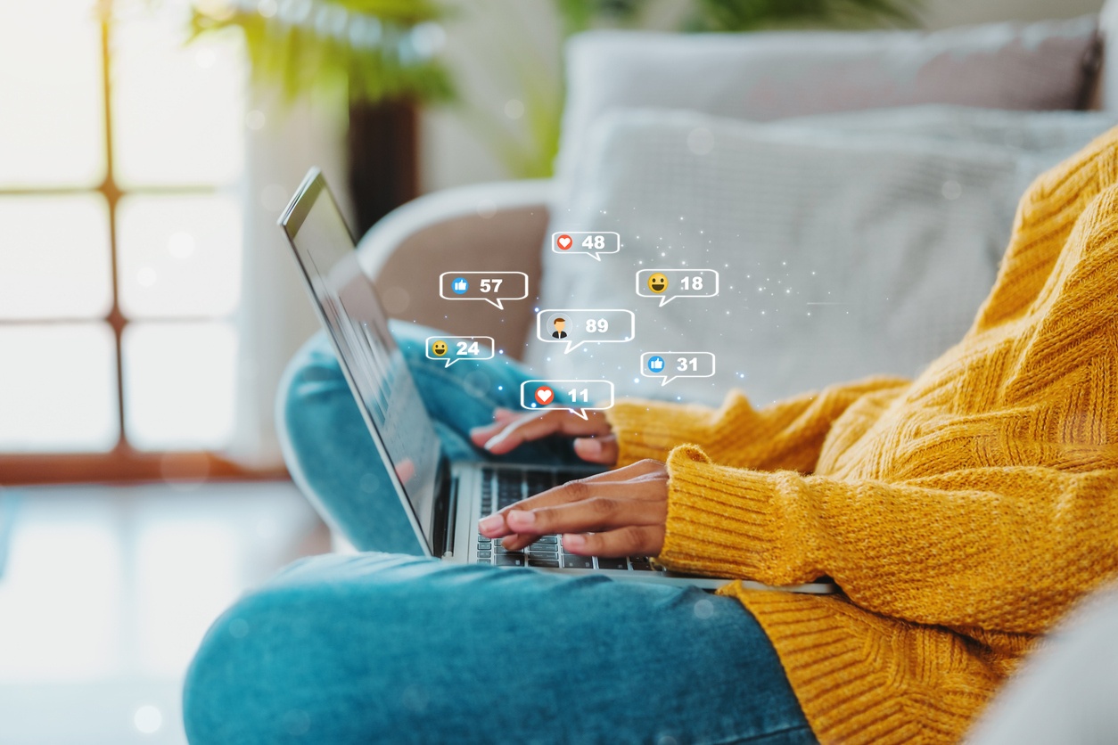Casi 30 millones de usuarios visitan redes sociales en España Casi 30 millones de usuarios visitan redes sociales en España